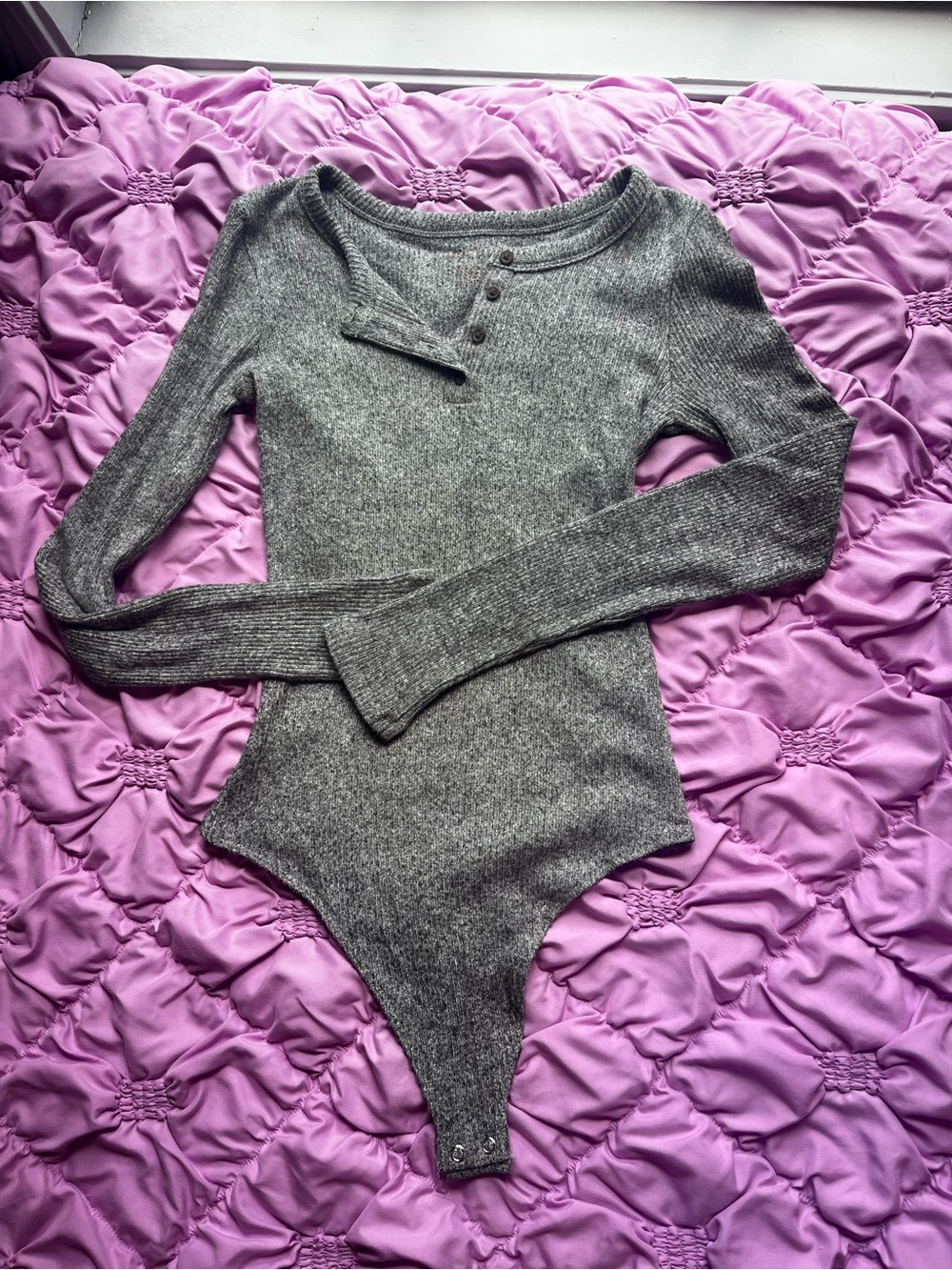 American Eagle Ribbed Henley Bodysuit— Size Small!!